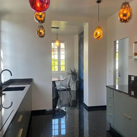 L Eneide Villa *