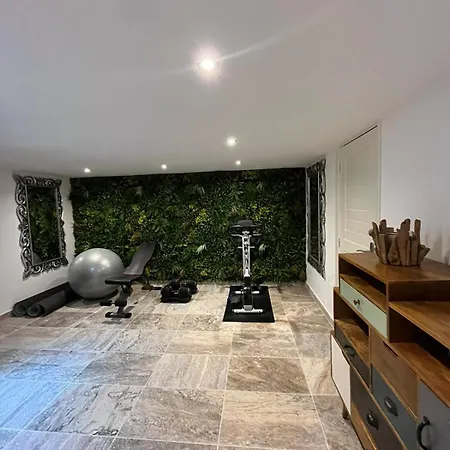 L Eneide Villa *