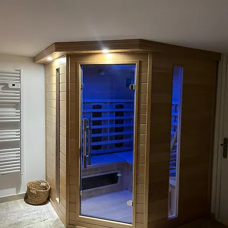 L Eneide Villa *