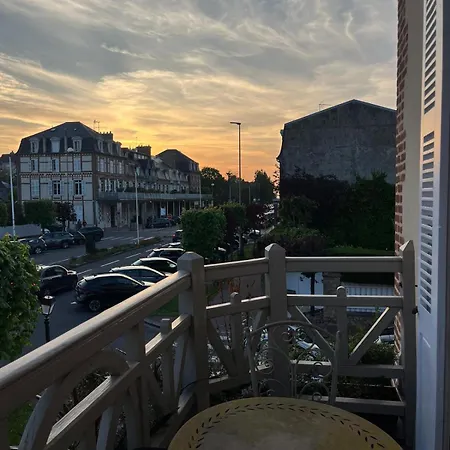 L Eneide Villa Deauville
