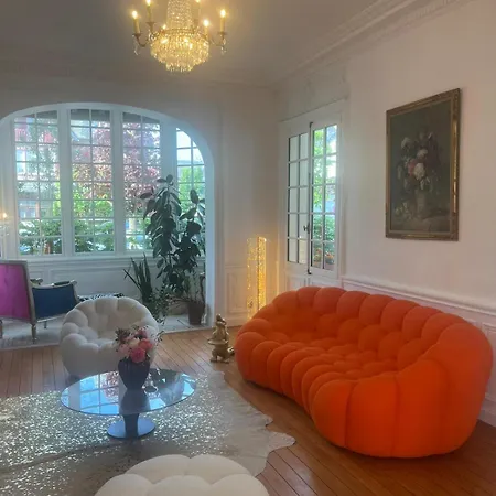 L Eneide Villa *